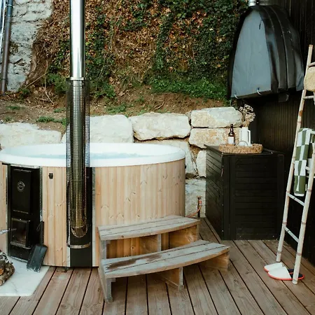 Acme Jacuzzi Vue Angon